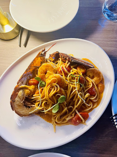 Perla Oyster Bar & Grill