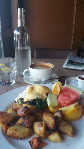 250 6th St, Courtenay, BC V9N 1M1