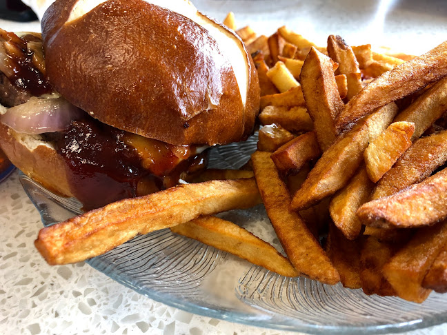 Comentarii opinii despre Burger World