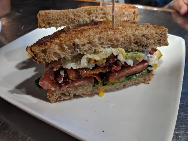 The Harvest Table Restaurant - Windsor