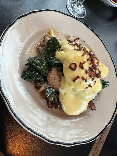 167 Niagara St, Toronto, ON M5V 1C9