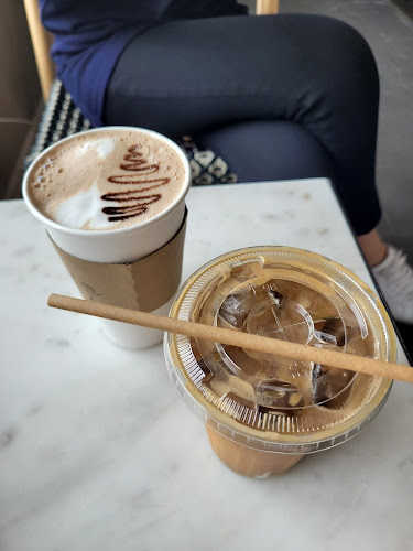 3024 Hurontario St, Mississauga, ON L5B 4M4