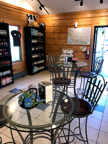 Kawartha Dairy Huntsville - Hospitality and gastronomy