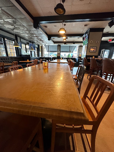 1055 Yonge St, Toronto, ON M4W 2L2