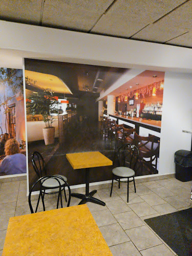 725 Somerset St W, Ottawa, ON K1R 7G2