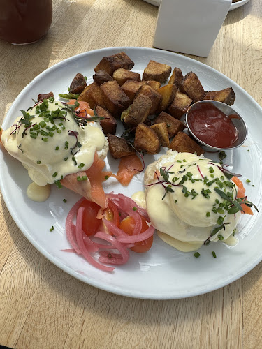 Opinii despre Glasshouse Kitchen|Bar în St. Albert - Hospitality and gastronomy