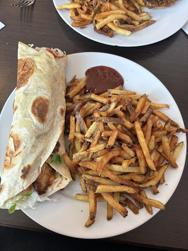 812 Crowley Ave, Kelowna, BC V1Y 7G7