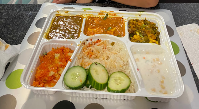 Comentarii opinii despre Simply Indian Sweets & Restaurant