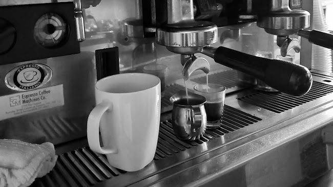 Opinii despre Kranky Cafe in Mount Pleasant în Vancouver - Hospitality and gastronomy