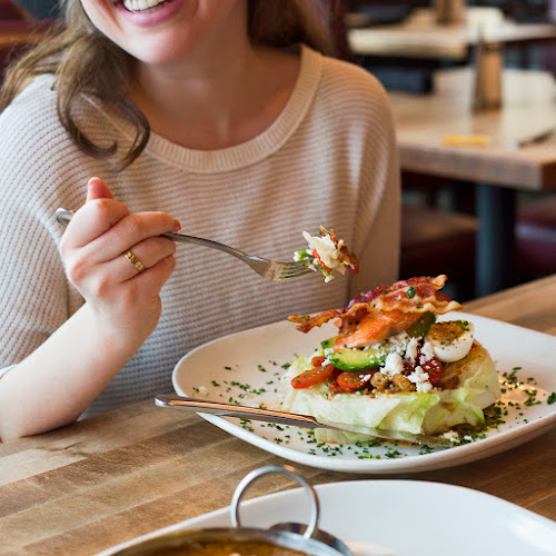 Opinii despre Moxies Prince George Restaurant în Prince George - Hospitality and gastronomy