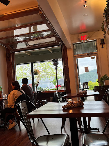 437 Dollarton Hwy N, North Vancouver, BC V7G 1M9