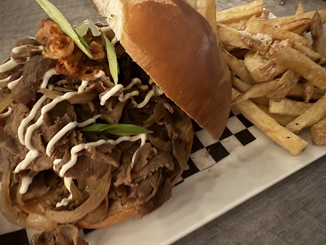 Grillicious Restaurant & Wine Bar - Barrie