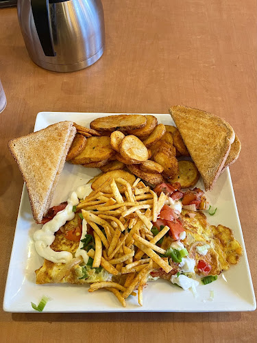 Country Girl Family Restaurant - Hospitality and gastronomy