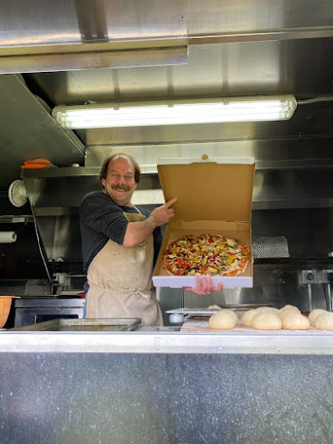 Hornby Island Bakery & Pizzeria