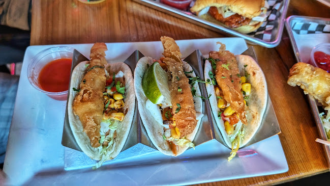 Comentarii opinii despre El Furniture Warehouse