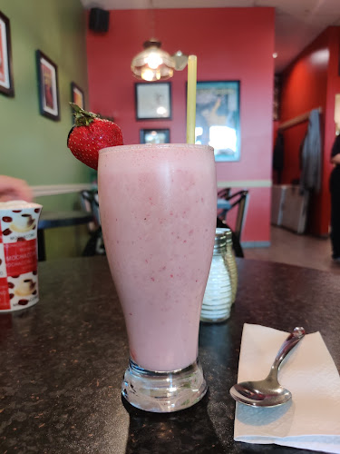 Comentarii opinii despre Club Cappuccino Cafe & Desserts