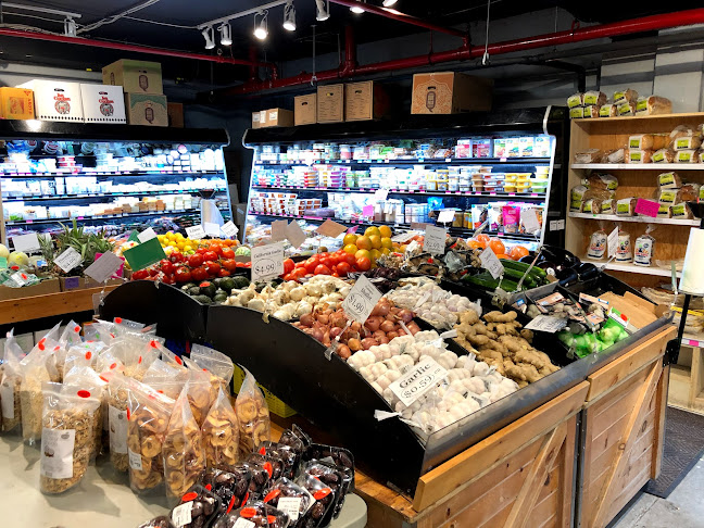 Opinii despre Foxy Farm Market în North Vancouver - Hospitality and gastronomy