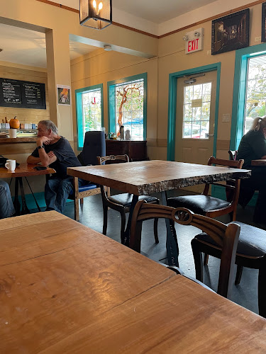 Opinii despre The Broken Paddle Coffee House în Victoria - Hospitality and gastronomy