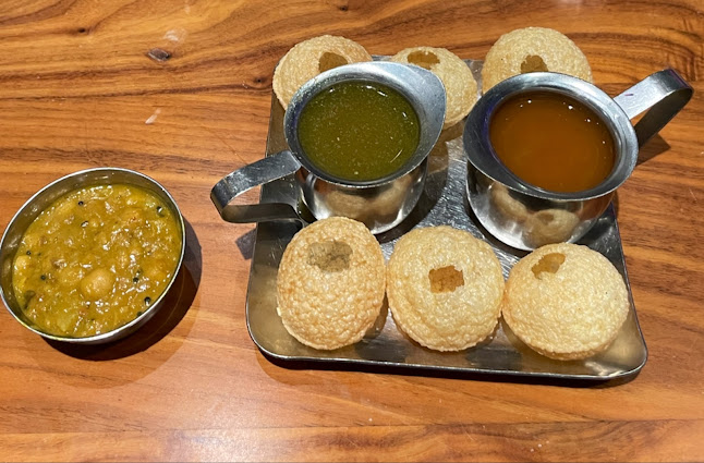 Mumbai local - Hospitality and gastronomy