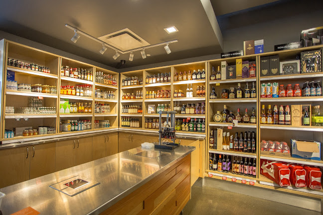 Opinii despre Sevenoaks Liquor Store în Abbotsford - Hospitality and gastronomy