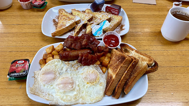 6408 Bay St, West Vancouver, BC V7W 2H1