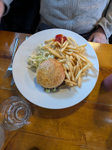 Opinii despre Evermoore: Island Dining & Brewing în Summerside - Hospitality and gastronomy