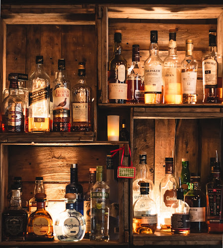 3 Queen St E, Cambridge, ON N3C 2A7