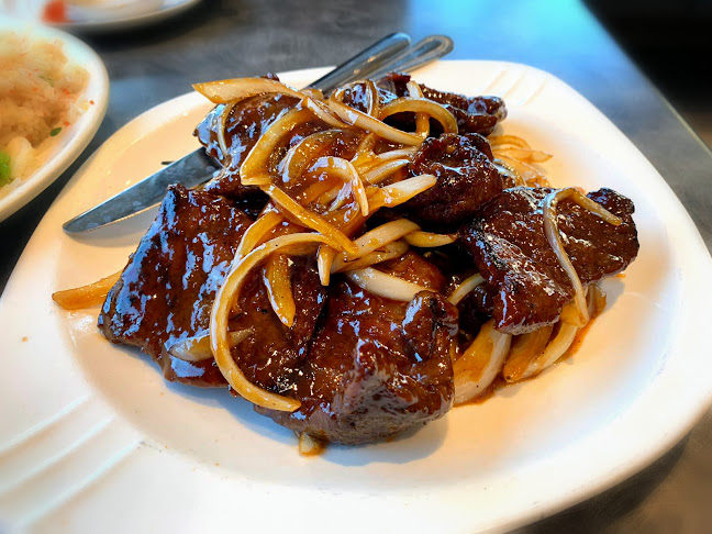 1423 Centre St N, Calgary, AB T2E 2R8