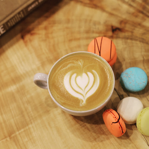 3024 Hurontario St, Mississauga, ON L5B 4M4