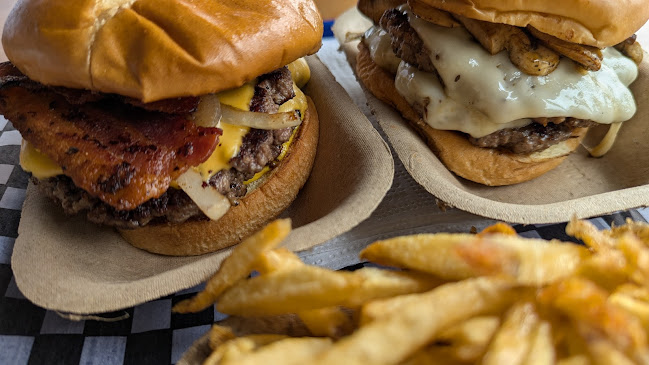 L'Authentique Poutine and Burgers - Victoria