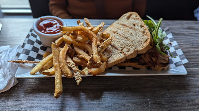 Grillicious Restaurant & Wine Bar - Barrie