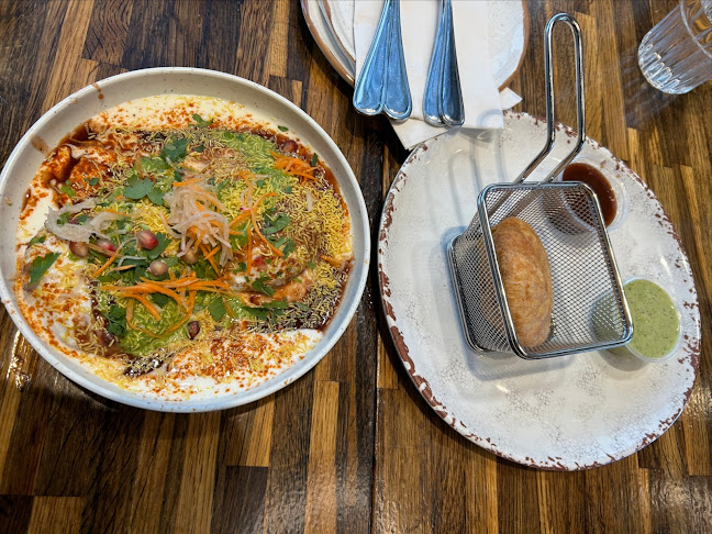 Opinii despre Brar's Trinity Common în Brampton - Hospitality and gastronomy