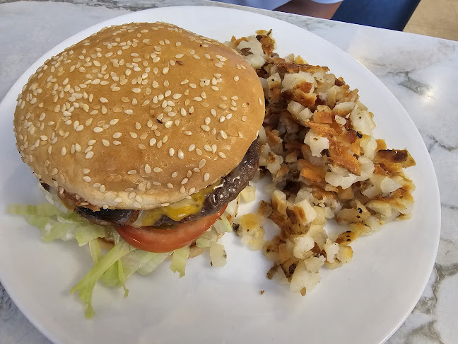 Comentarii opinii despre Evelyn's Cafe & Bistro