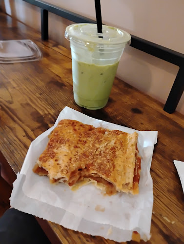 Creekmore's Coffee Roasting Co - Hospitality and gastronomy