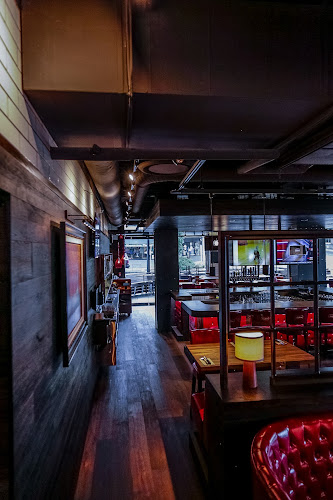 Browns Socialhouse Lower Lonsdale