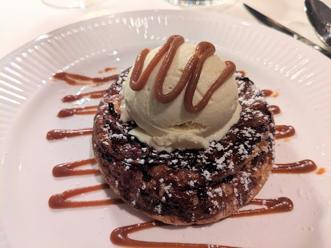 845 Hornby St, Vancouver, BC V6Z 1V1