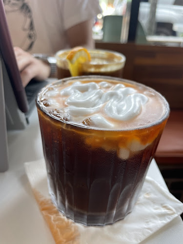 112 W Broadway, Vancouver, BC V5Y 1P1