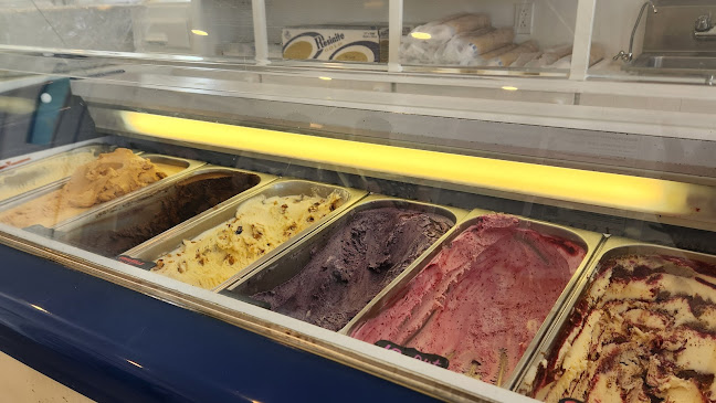 Growlers Ice Cream Shop