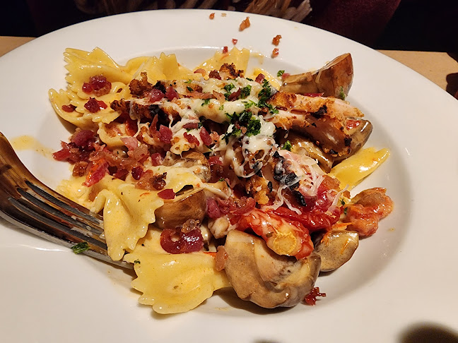 2960 Kingsway Dr #15A, Kitchener, ON N2C 1X1