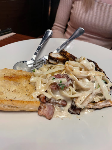 Browns Socialhouse Waterloo - Hospitality and gastronomy