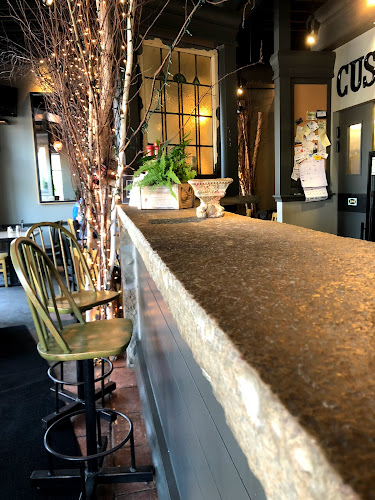 395 Aylmer St N, Peterborough, ON K9H 3V9