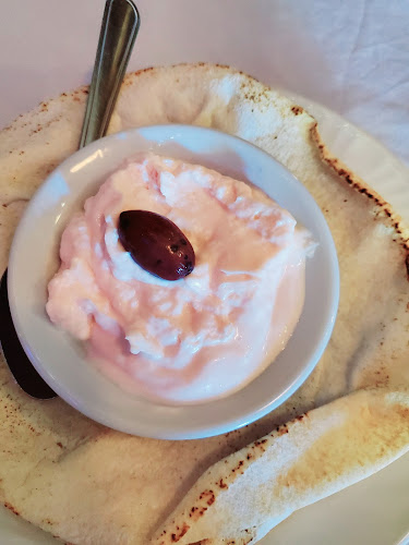 Yiannis Taverna Greek Restaurant - Hospitality and gastronomy