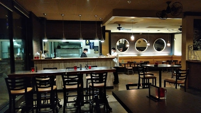 Opinii despre Pine & Dine Restaurant and Bar în Edmonton - Hospitality and gastronomy