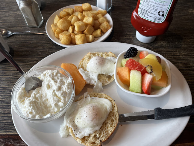 Fifty's Grill & Deli - Hospitality and gastronomy