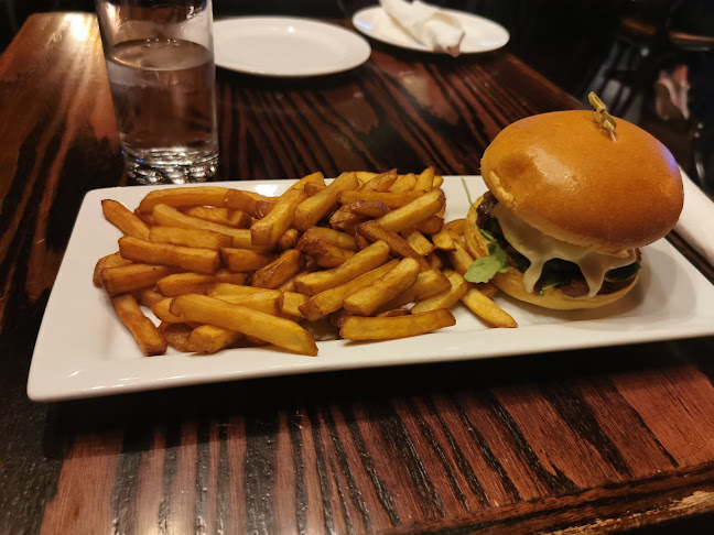 The British Hotel, Restaurant & Pub - Gatineau