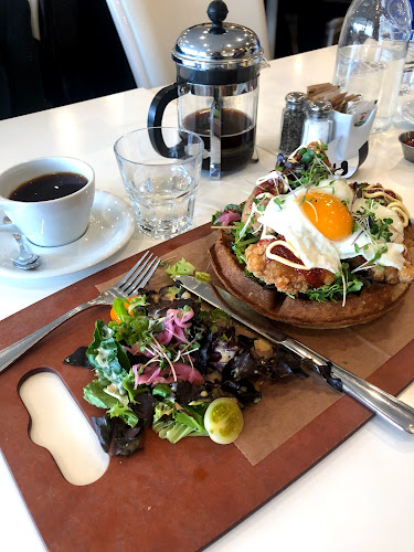 Comentarii opinii despre A Ladybug Bakery and Cafe