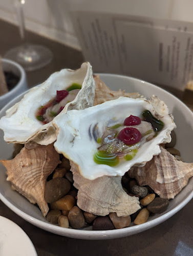 1 Richmond St W, Toronto, ON M5H 3W4