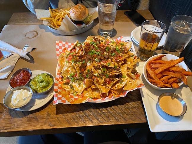 2 Bloor St E, Toronto, ON M4W 1A8