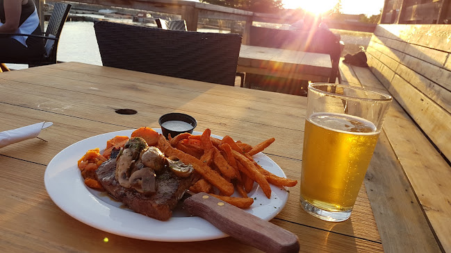 Opinii despre Boathouse Lakeside Grill în Kenora - Hospitality and gastronomy