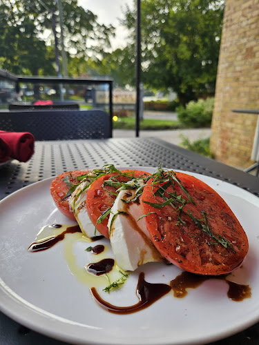 Comentarii opinii despre The Easy Pour Wine Bar